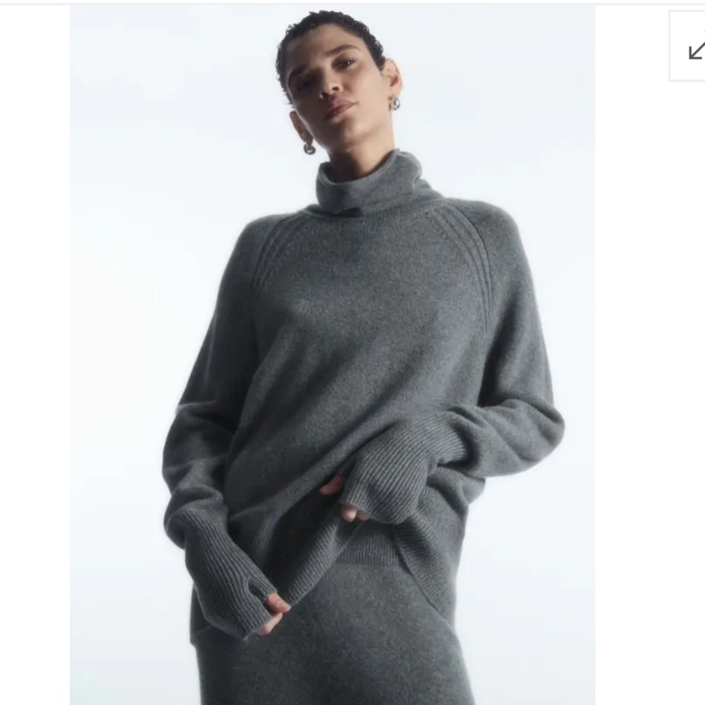 COS Pure Cashmere Turtleneck Sweater with Thumbholes Gray Size XS
